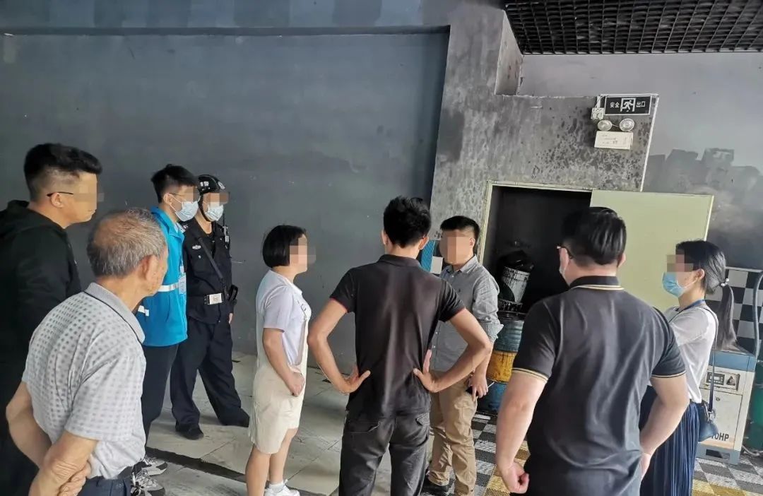 廢機油屬于危險廢物！一汽車公司交給無證經(jīng)營者處置最少罰60萬元！新固廢法時代危廢倉庫建設參考標準！不想被罰趕緊看！